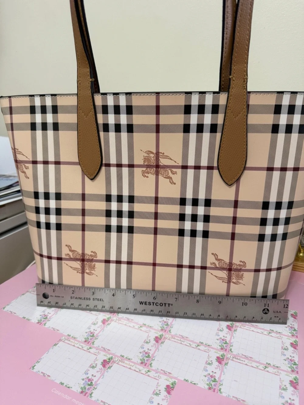 Classic Plaid Tote Bag in Beige - Picture 9 of 10